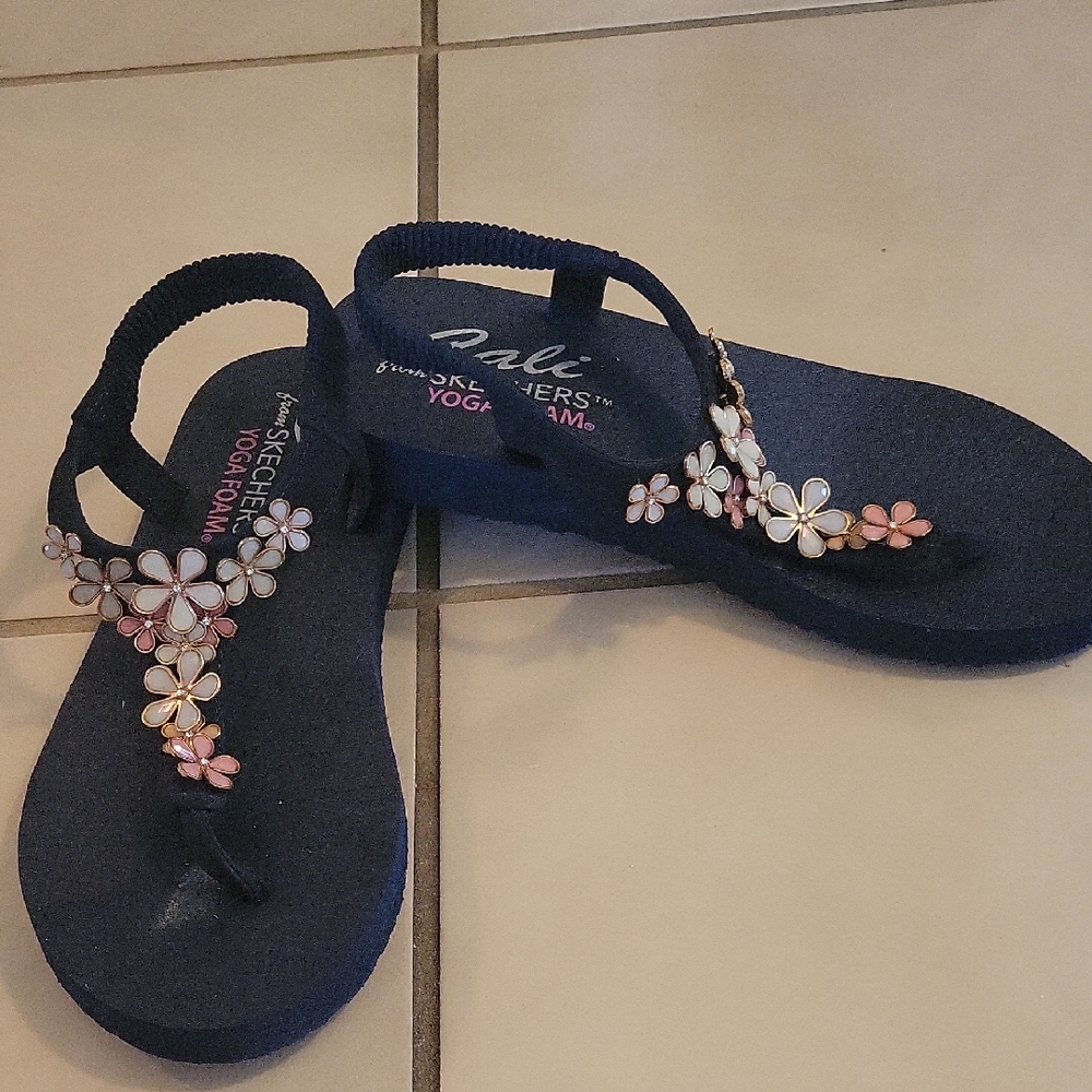 Skechers navy size 6.5 sandals